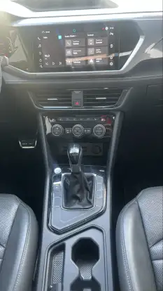 VOLKSWAGEN-TAOS-2022