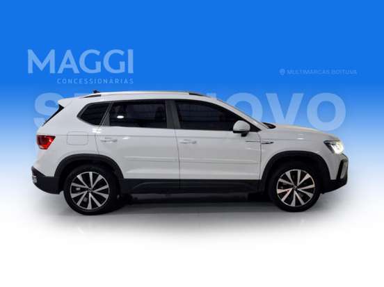 VOLKSWAGEN-TAOS-2021