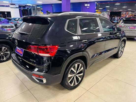 VOLKSWAGEN-TAOS-2023