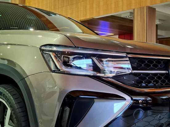 VOLKSWAGEN-TAOS-2024