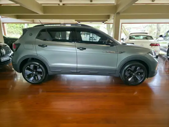 VOLKSWAGEN-T-CROSS-2025