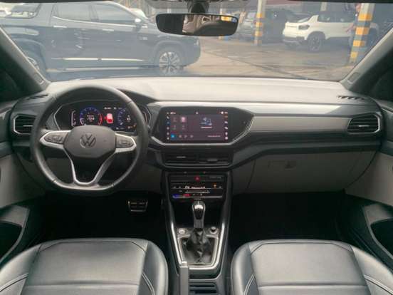 VOLKSWAGEN-T-CROSS-2023