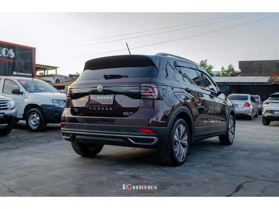 VOLKSWAGEN-T-CROSS-2019