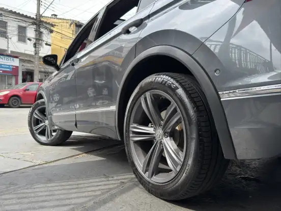 VOLKSWAGEN-TIGUAN-2019