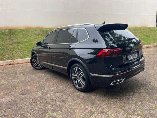 VOLKSWAGEN-TIGUAN-2023