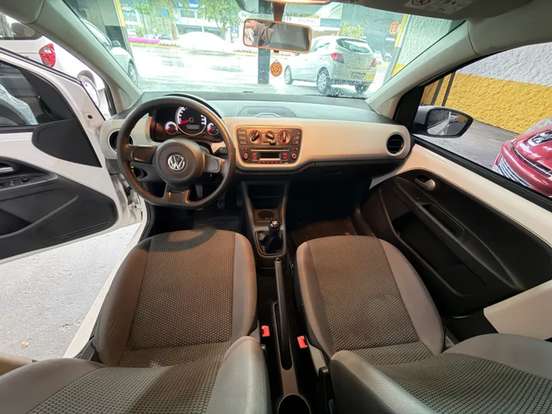 VOLKSWAGEN-UP-2016