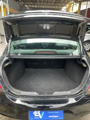 VOLKSWAGEN-VOYAGE-2012