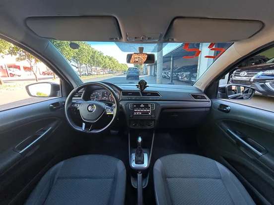 VOLKSWAGEN-VOYAGE-2021