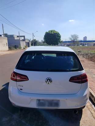 VOLKSWAGEN-GOLF-2015
