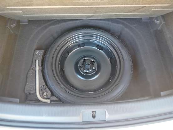 VOLKSWAGEN-GOLF-2015