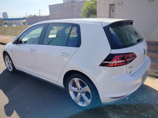 VOLKSWAGEN-GOLF-2.0 TSI GTI 16V TURBO GASOLINA 4P AUTOMÁTICO VOLKSWAGEN-GOLF-2015