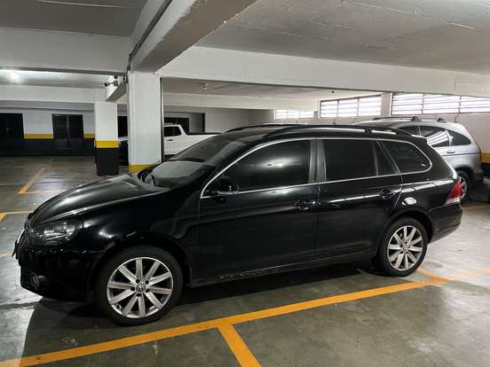 VOLKSWAGEN-JETTA-2012