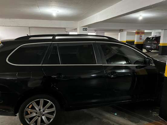 VOLKSWAGEN-JETTA-2012