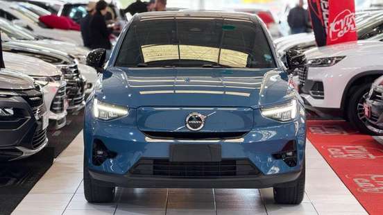 VOLVO-C40-2023