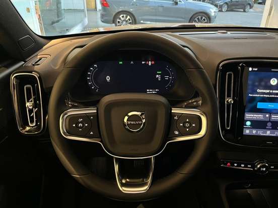 VOLVO-EC40-P8 RECHARGE TWIN ELECTRIC ULTRA BLACK EDITION AWD VOLVO-EC40-2026
