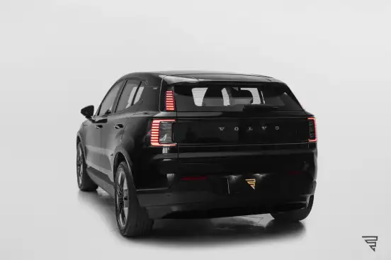 VOLVO-EX30-2024