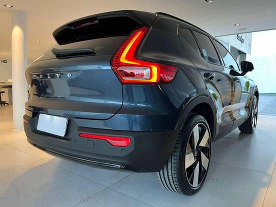 VOLVO-EX40-P8 RECHARGE TWIN ELECTRIC ULTRA AWD VOLVO-EX40-2026