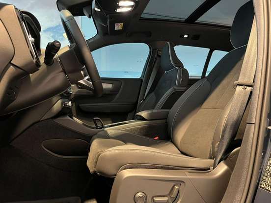 VOLVO-EX40-2026