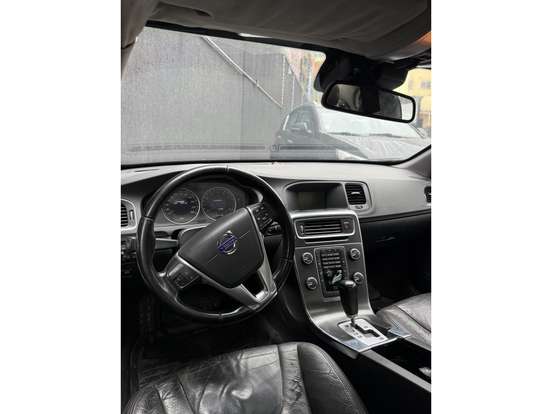 VOLVO-S60-2.0 T5 DYNAMIC GASOLINA 4P AUTOMÁTICO VOLVO-S60-2012