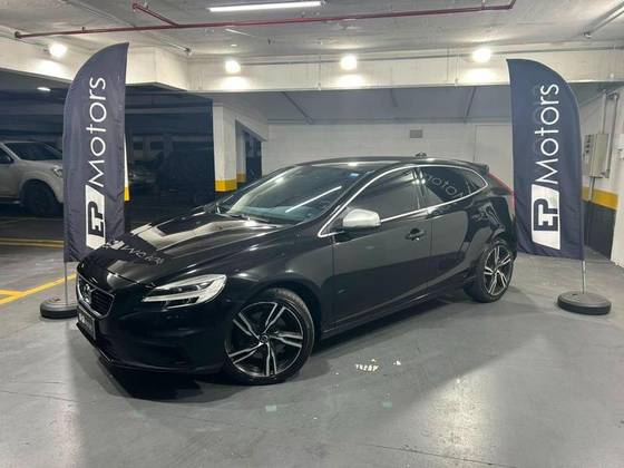 VOLVO V40 2.0 T4 CROSS COUNTRY GASOLINA 4P AUTOMÁTICO