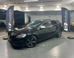 VOLVO V40 2.0 T4 CROSS COUNTRY GASOLINA 4P AUTOMÁTICO VOLVO V40 2.0 T4 CROSS COUNTRY GASOLINA 4P AUTOMÁTICO