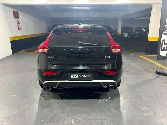 VOLVO-V40-2.0 T4 CROSS COUNTRY GASOLINA 4P AUTOMÁTICO VOLVO-V40-2017