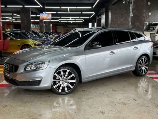 VOLVO-V60-2.0 T5 MOMENTUM TURBO GASOLINA 4P AUTOMÁTICO VOLVO-V60-2016