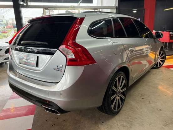 VOLVO-V60-2.0 T5 MOMENTUM TURBO GASOLINA 4P AUTOMÁTICO VOLVO-V60-2016