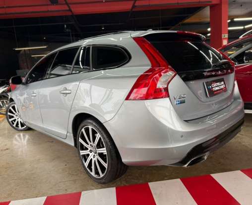 VOLVO-V60-2016