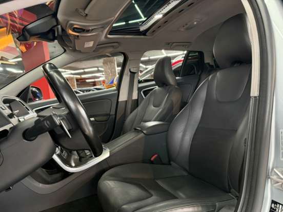 VOLVO-V60-2016