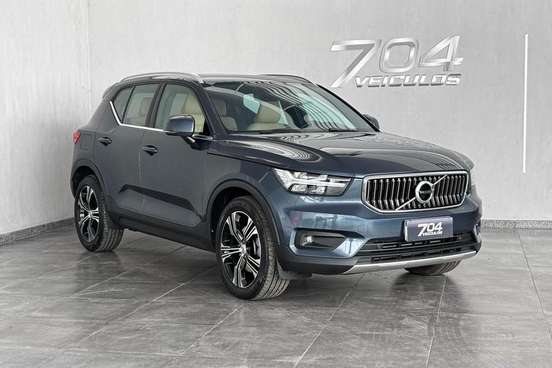 VOLVO-XC40-2020