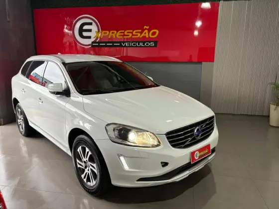 VOLVO XC60 2.0 T5 COMFORT FWD TURBO GASOLINA 4P AUTOMÁTICO
