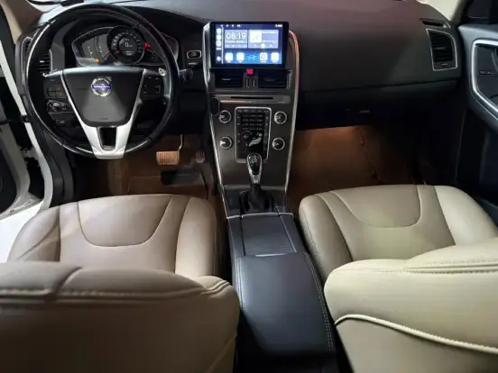VOLVO-XC60-2014