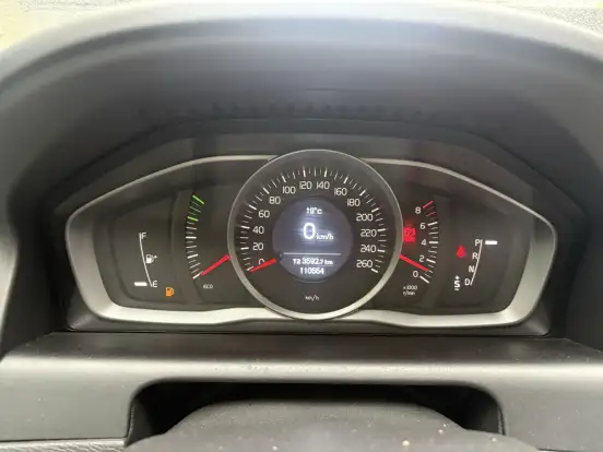 VOLVO-XC60-2014
