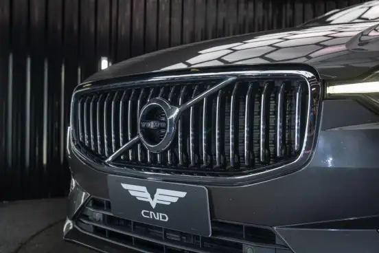VOLVO-XC60-2021