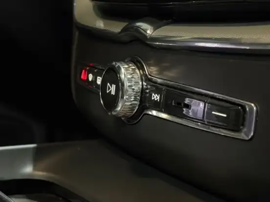 VOLVO-XC60-2.0 T8 RECHARGE ULTIMATE DARK AWD GEARTRONIC VOLVO-XC60-2023