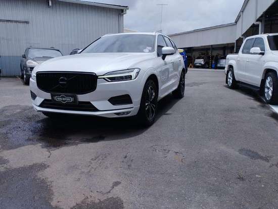 VOLVO-XC60-2020