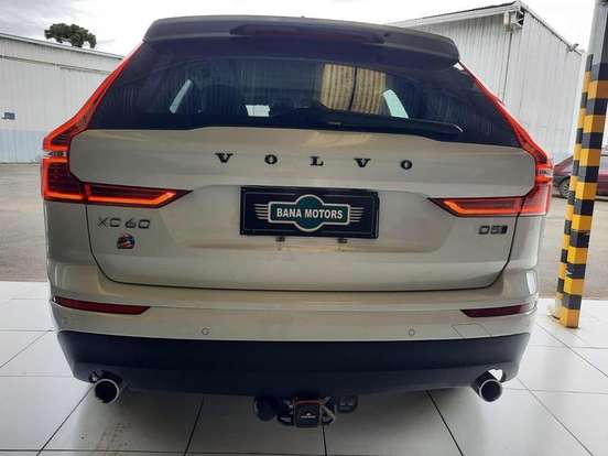 VOLVO-XC60-2.0 D5 DIESEL MOMENTUM AWD GEARTRONIC VOLVO-XC60-2020