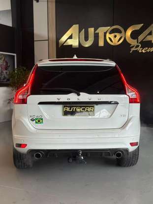 VOLVO-XC60-2016