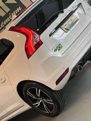 VOLVO-XC60-2016