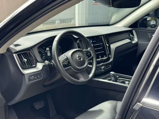 VOLVO-XC60-2.0 T8 HYBRID MOMENTUM AWD GEARTRONIC VOLVO-XC60-2021