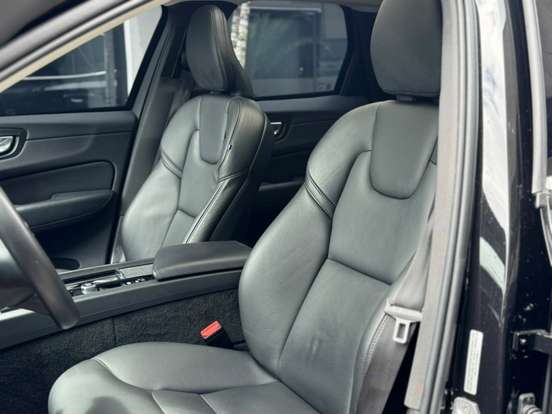 VOLVO-XC60-2.0 T8 HYBRID MOMENTUM AWD GEARTRONIC VOLVO-XC60-2021