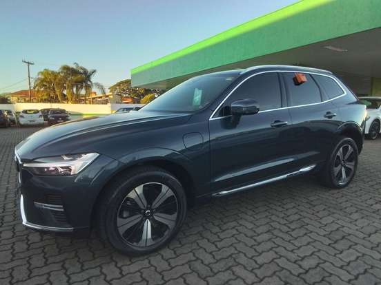 VOLVO-XC60-2024