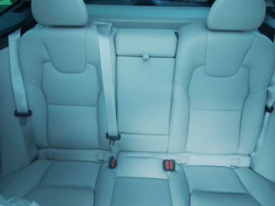 VOLVO-XC60-2024