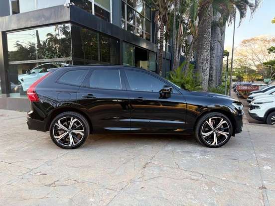 VOLVO-XC60-2022