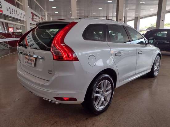VOLVO-XC60-2016