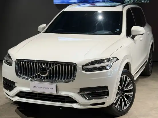 VOLVO-XC90-2022
