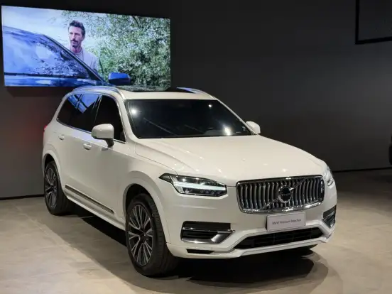 VOLVO-XC90-2022