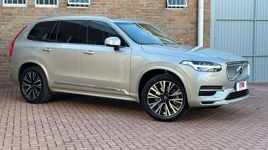 VOLVO-XC90-2022