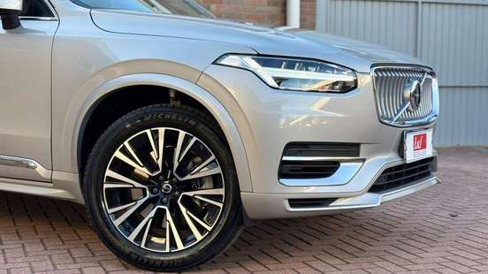 VOLVO-XC90-2022